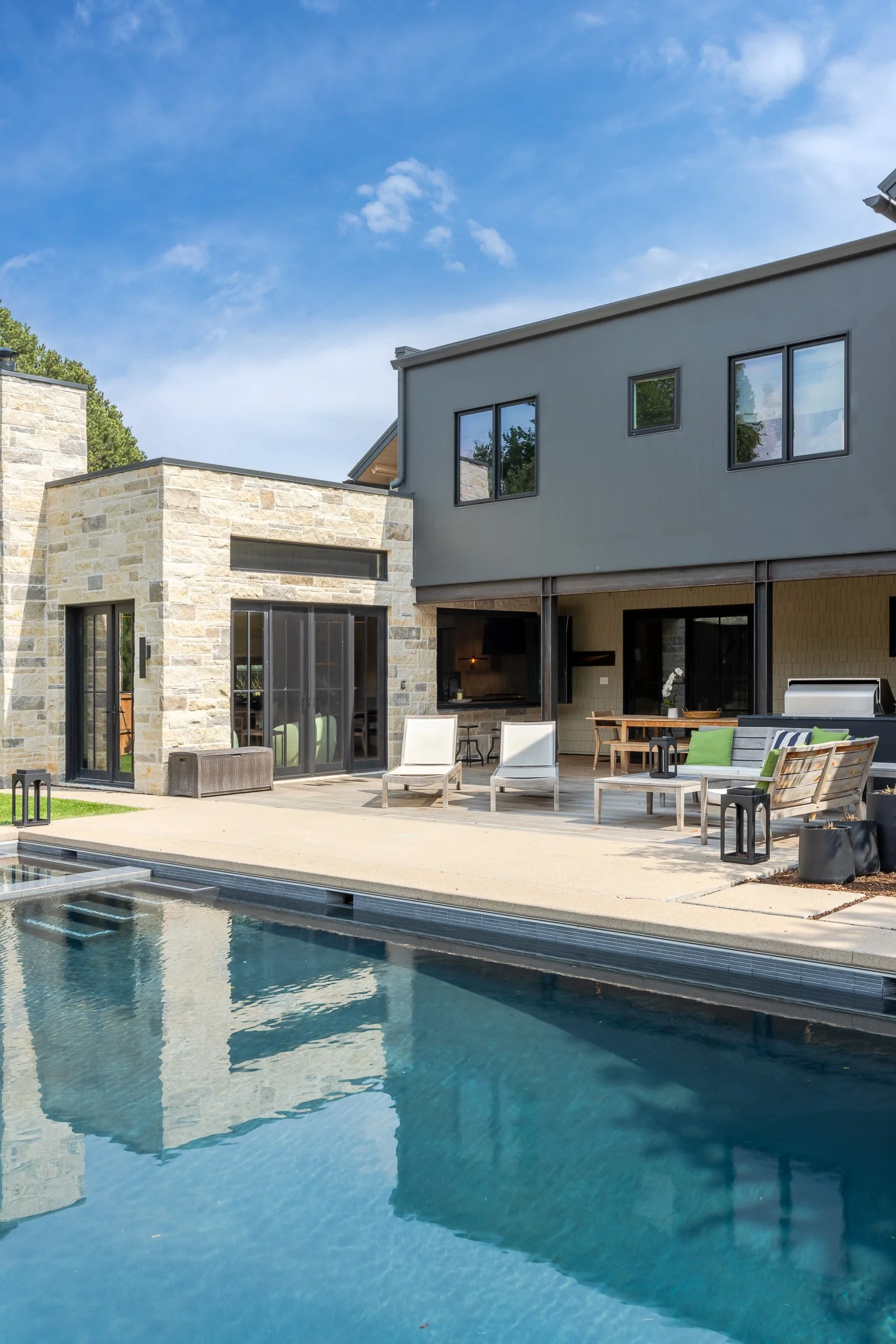 2365 Kenwood Dr-4.jpg