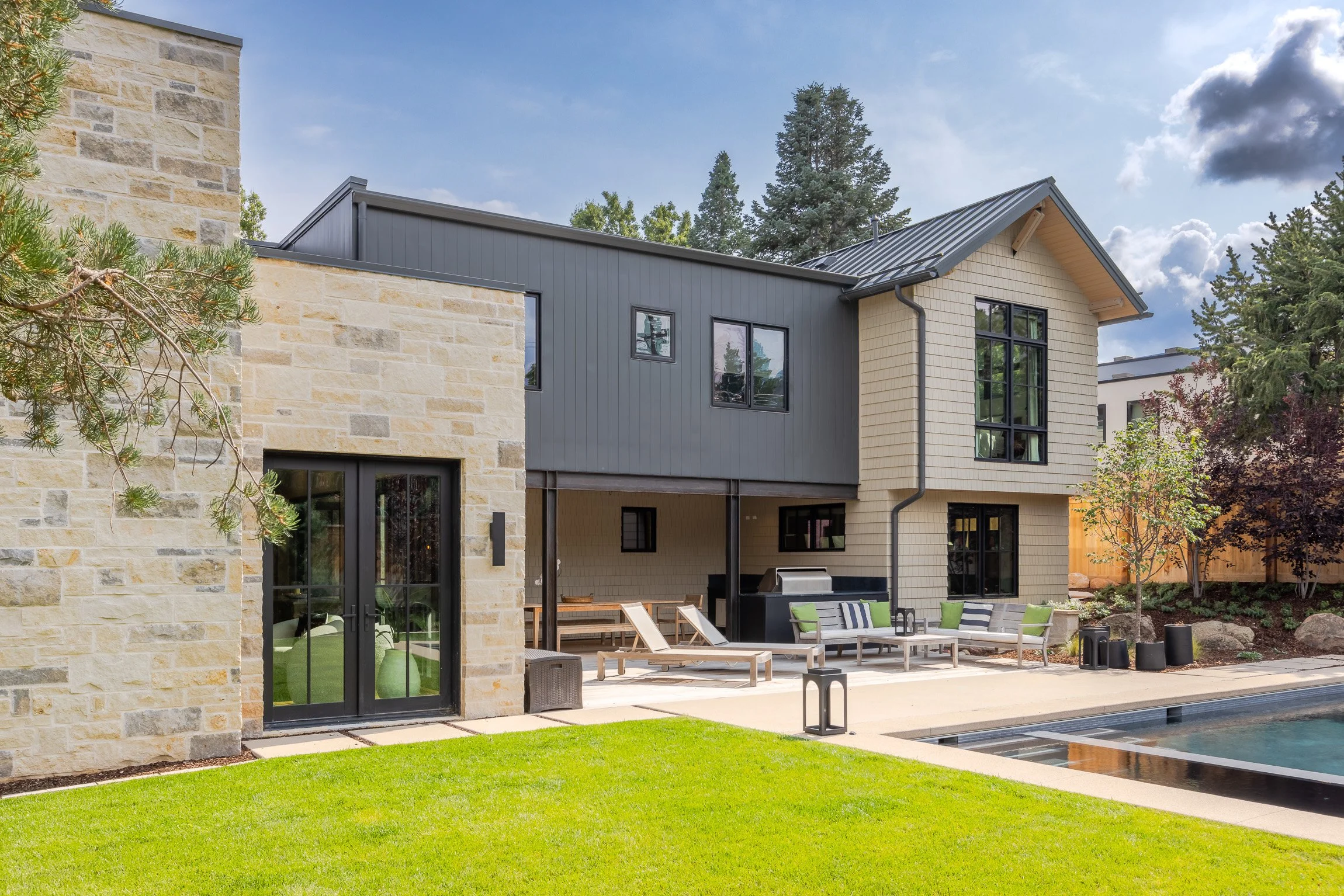 2365 Kenwood Dr-9.jpg