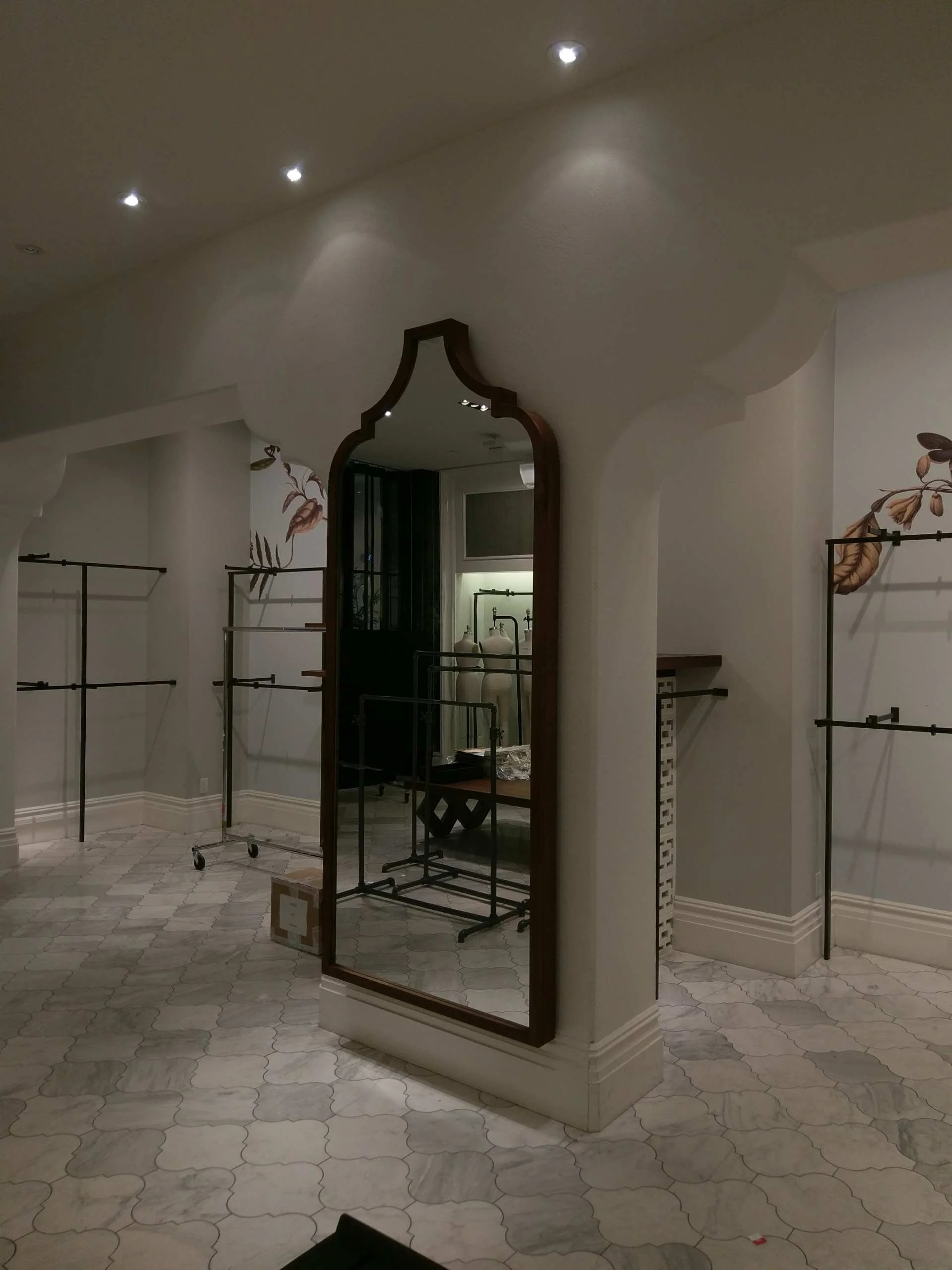 Hang Mirror 1.jpg