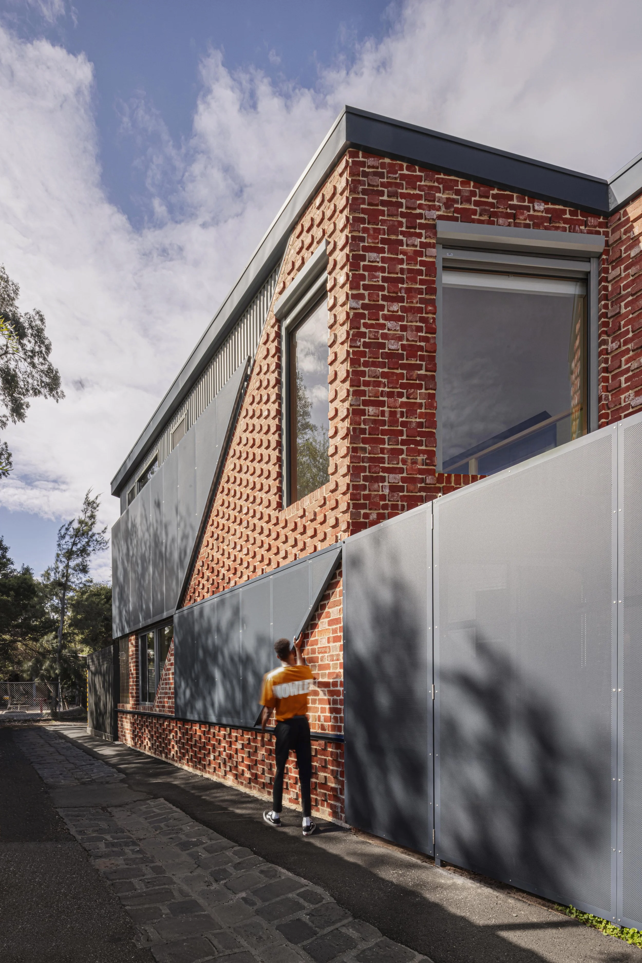 sustainable-architecture-well-tempered-house-melbourne-laneway-extension.jpg