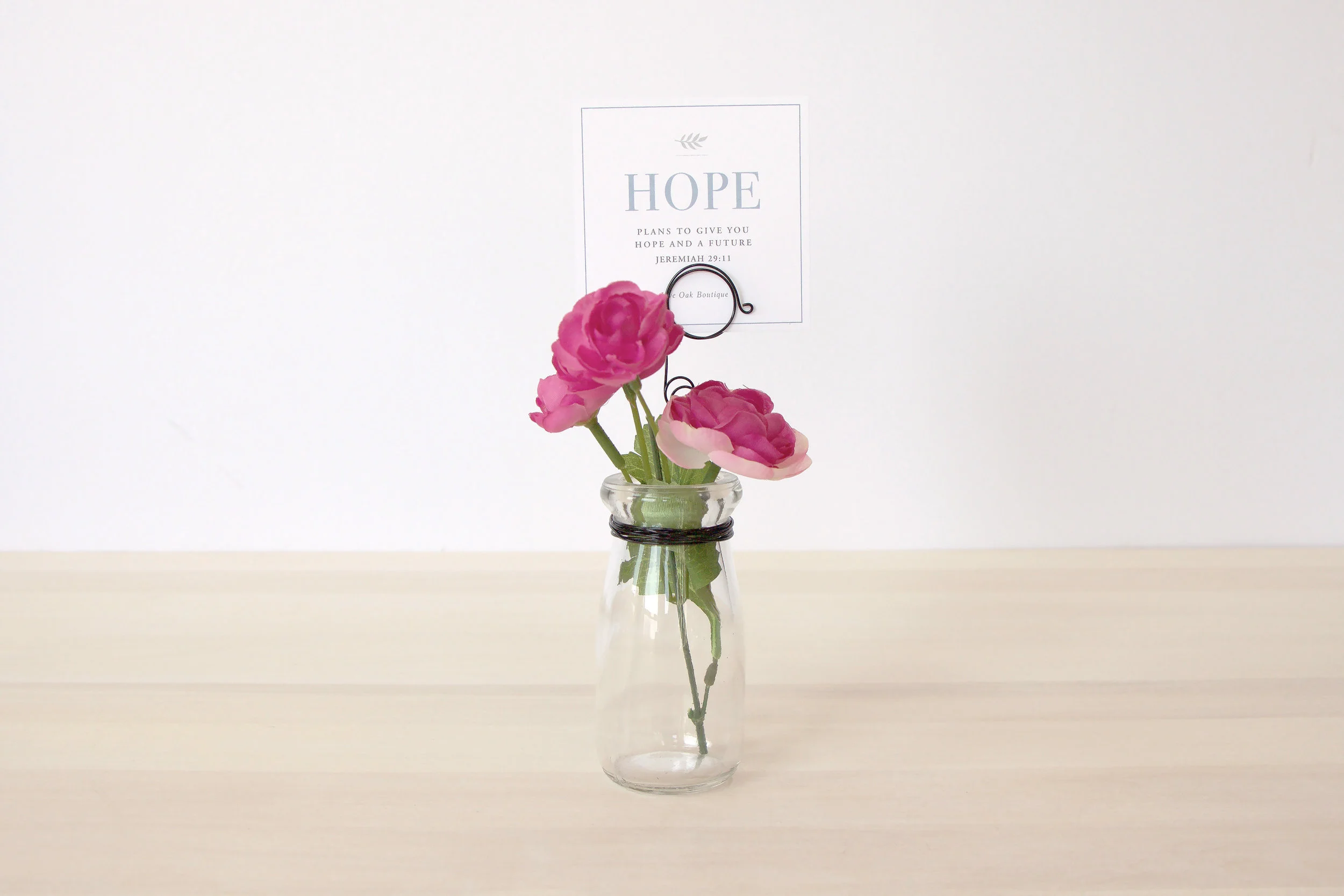 Bud Vase Card Holder from Live Oak Boutique. www.liveoakboutique.com