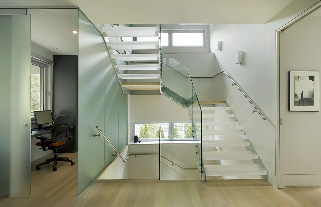 Modern Glass Staircase