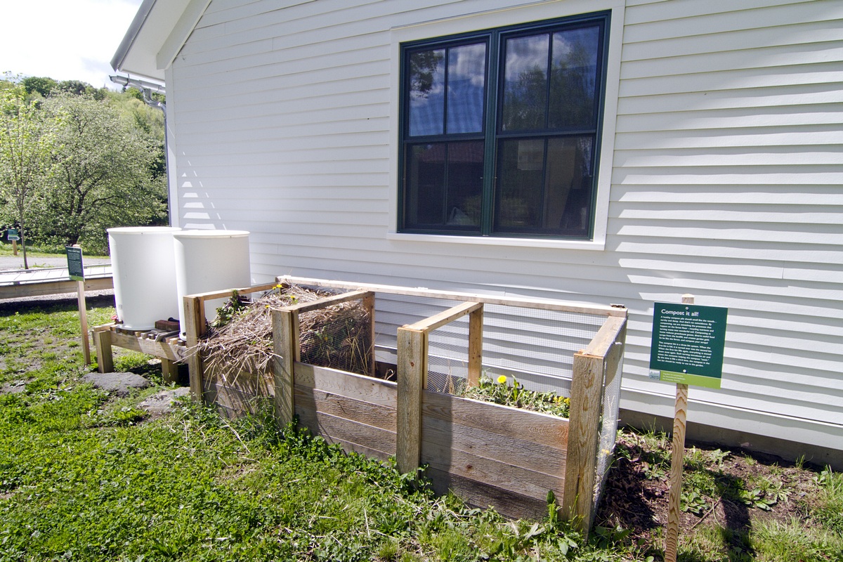 005_Rainwater_Catchment_and_Composting.jpg