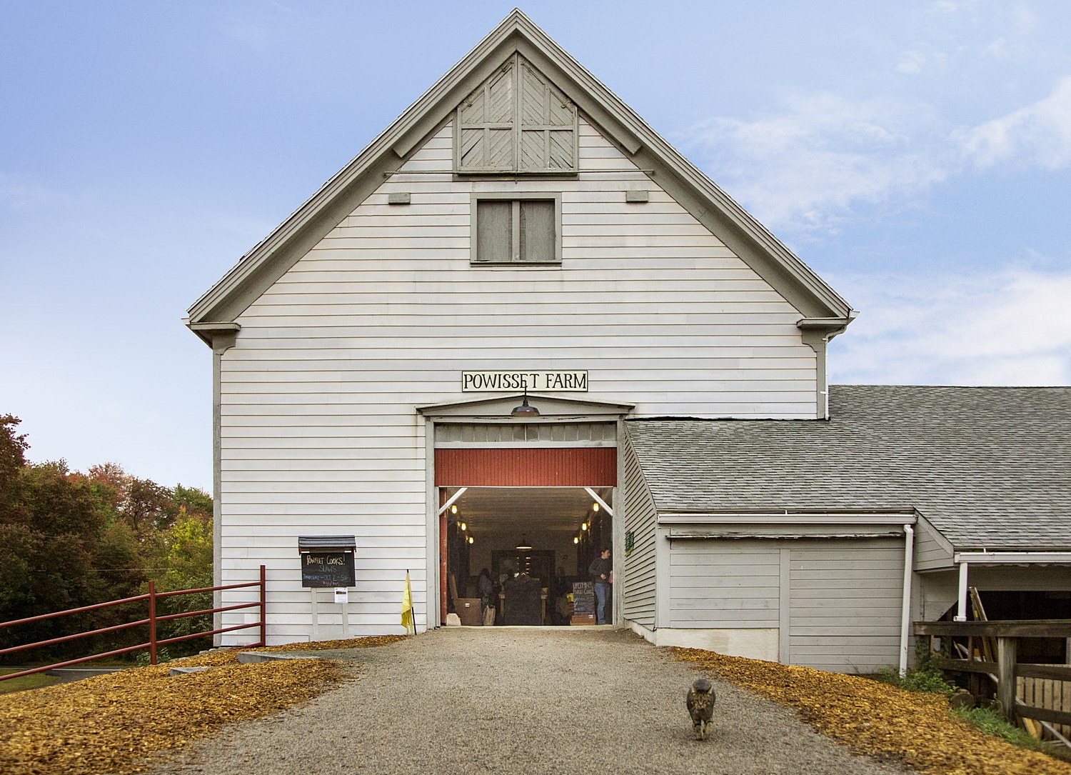 Super-insulated barn door entry