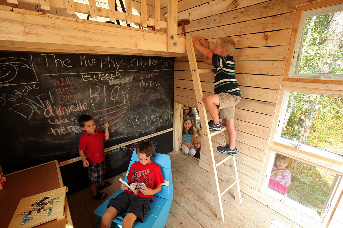 Eco-friendly playhouse interior ideas