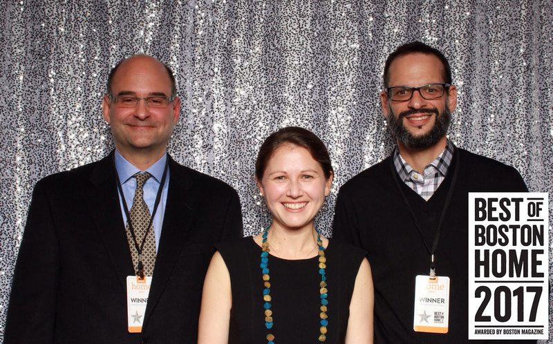 从左到右:Adam Prince, Stephanie Horowitz AIA，和ZeroEnergy Design的John Muc万博体育登录手机版ciarone