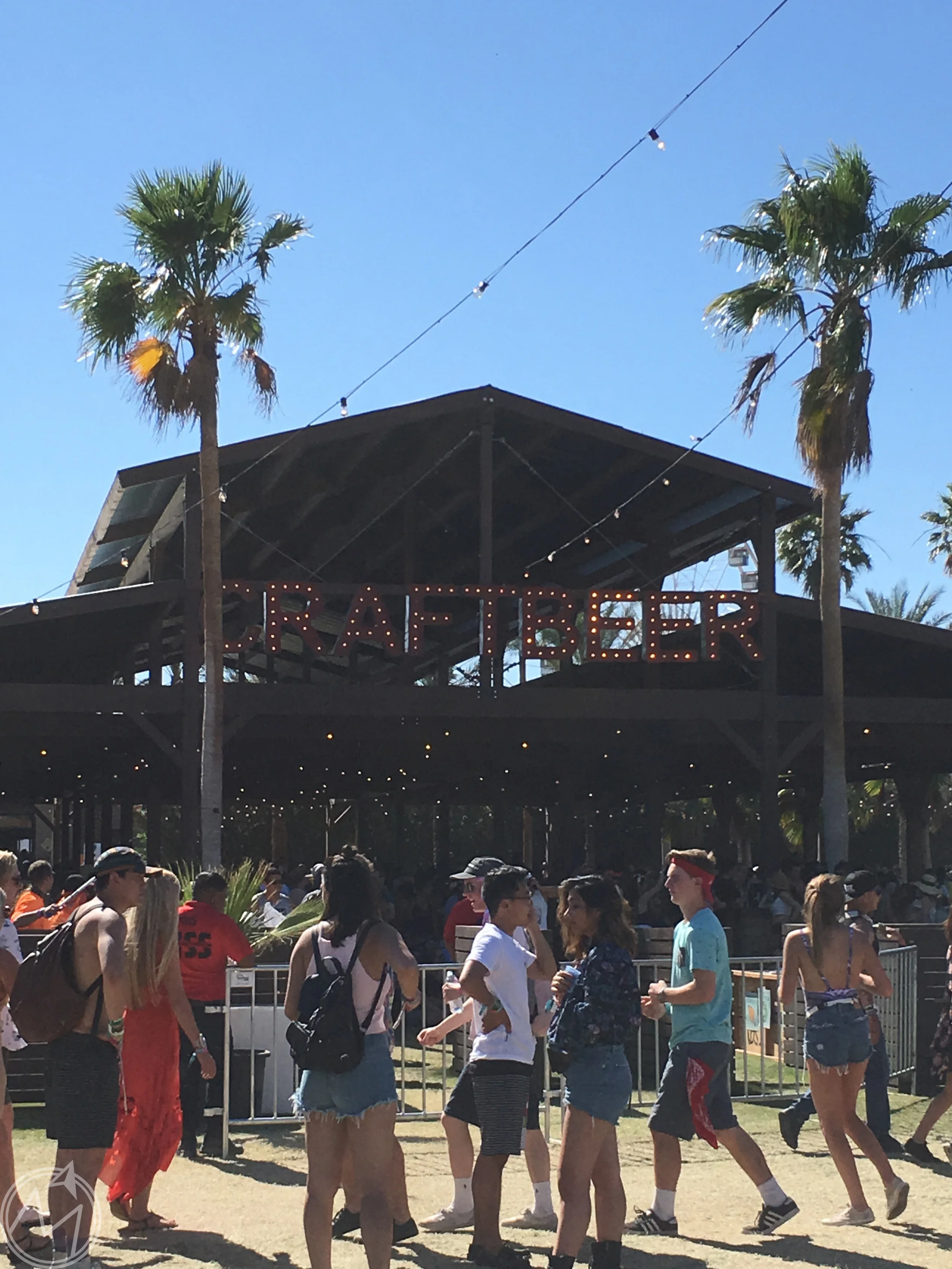 a definite highlight of coachella, in my opinion, is the craft beer barn, which has a ton of local brews. my favorite of the weekend was hello, la IPA. so wish i could have taken some home with me!