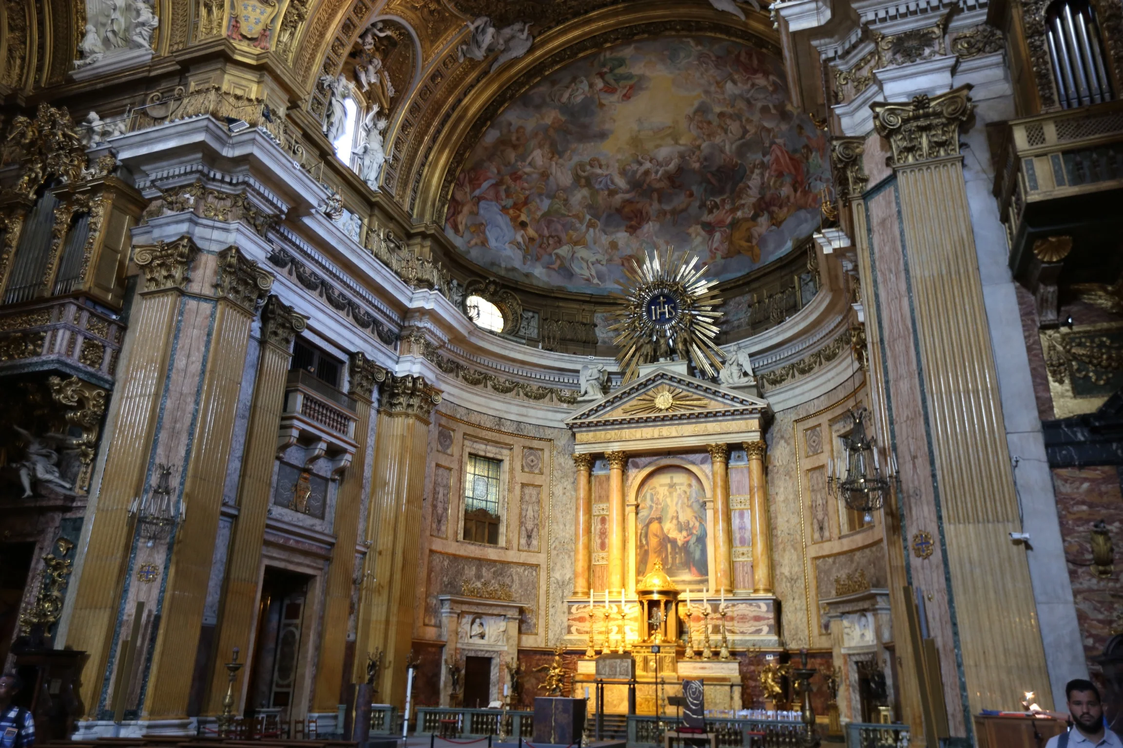 it's hard to show or explain how enormous and ornate the basilica truly is. 