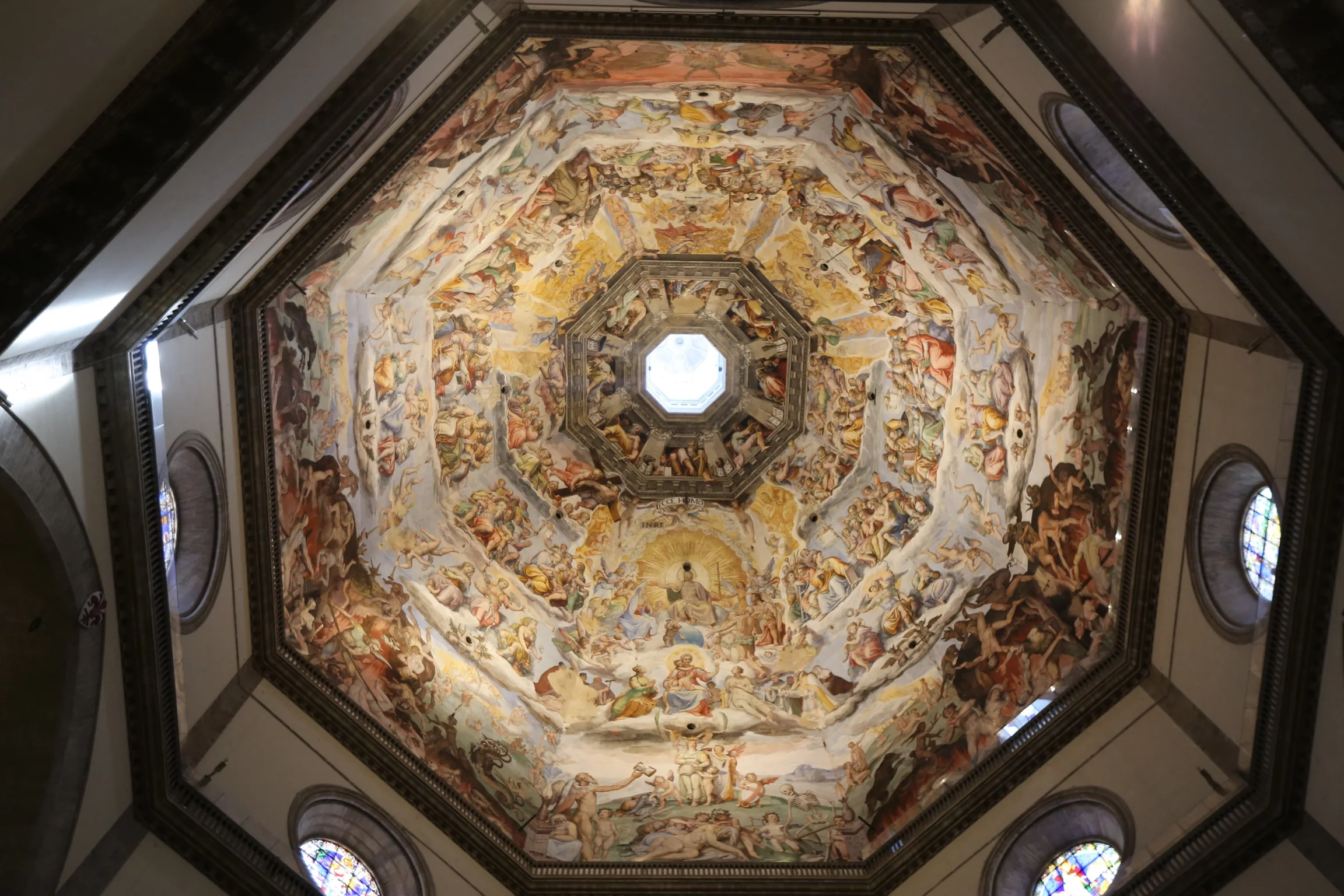 the duomo ceiling. can youuuuuuu even imagine painting this way back when? incredible. 