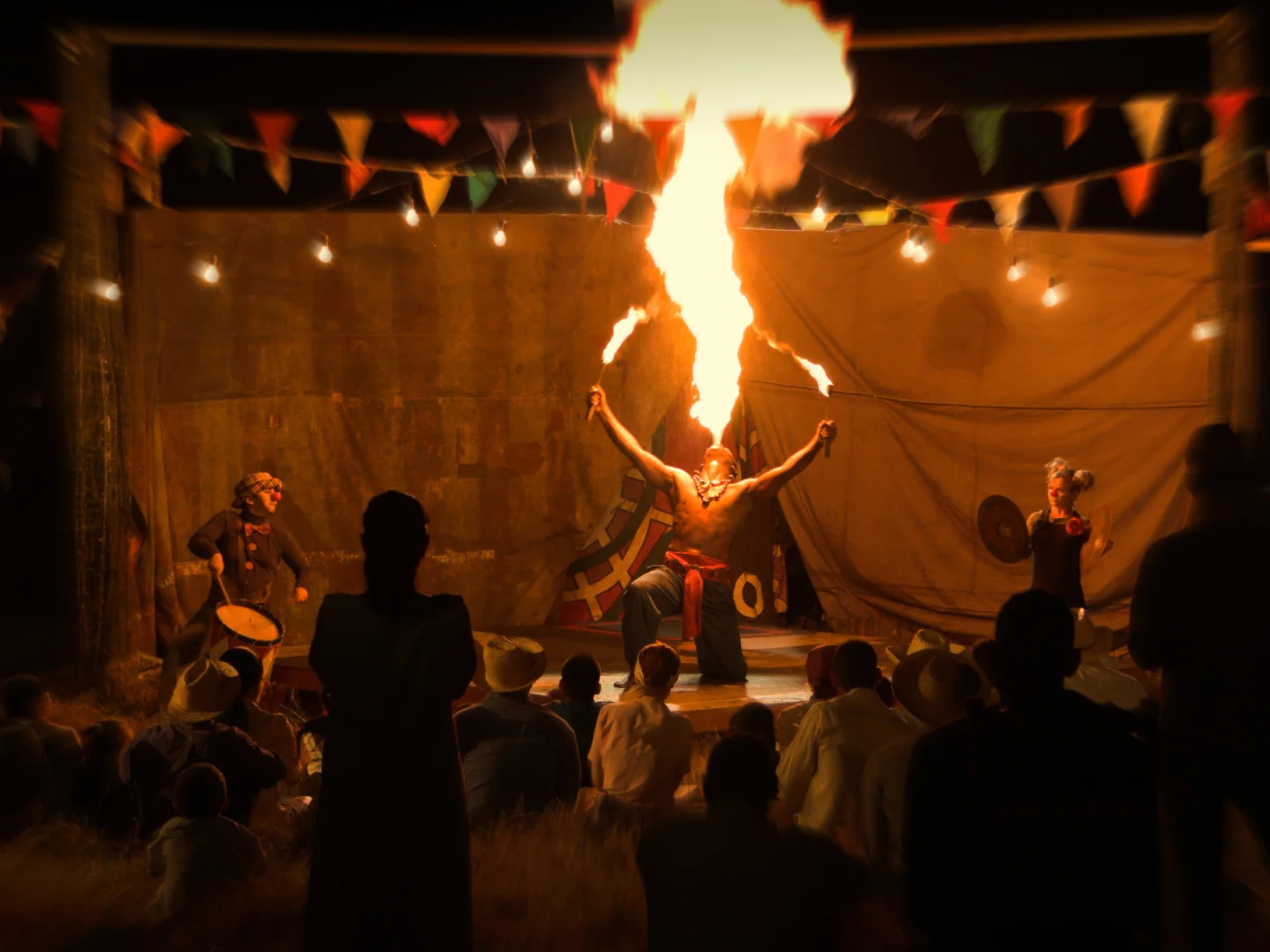 Cinematographer Alejandro Menéndez Vega used only native light , which includes natural light and other non-professional light sources that were manipulated to achieve the desired effects. Click to know more about it!
