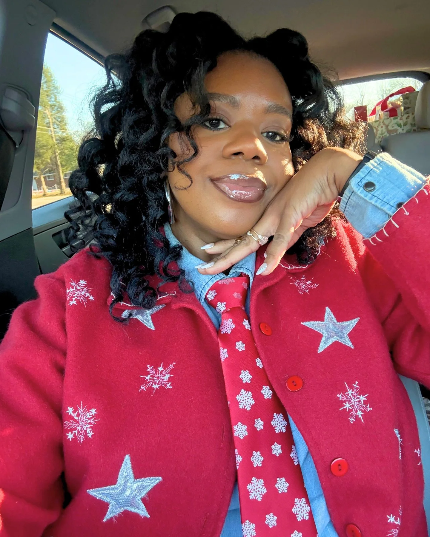 ❄️Winter Things☀️

Thankful to God to spend the Christmas season with so many of my loved ones this year. Even in 70 degree weather 🫠

&mdash;
#carolinachristmas #winterinthesouth #blackfamilylove