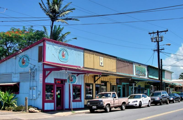 "Image found in google" There are no restaurantes/stores on the road so you better breakfast at Paia. I also recommend to get some provisions for your road trip.