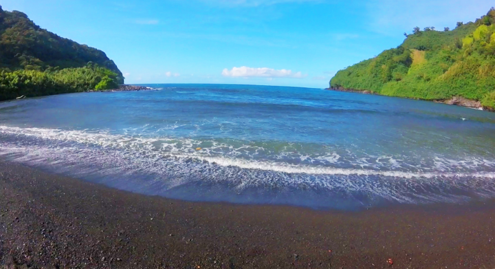 This is the first black sand beach on the way. You can skip it if you planning to get to Waianapanapa. 