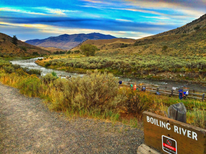A hot spring enters the Gardner River, allowing the hot and cool waters to mix into a temperature comfortable enough to bathe in. Bring your swimsuits and get into this natural jacuzzi. You really wanna jump into the water right where you see the sign on the pic, that way you won't get burned.
