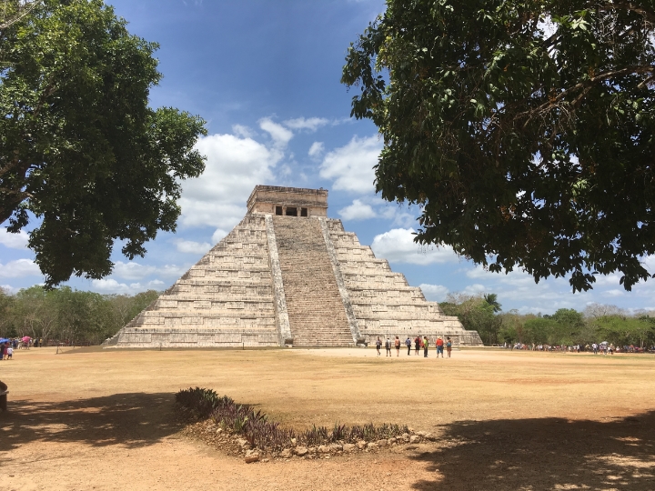 This city was the most important capital city of the Maya area, and is now part of UNESCO World He ritage. Chichén Itzá is 40 min far from Valladolid. They open from 8am to 4pm. I recommend you to be there early, just before the bus tours arrive. It won't take you more than 1 hours if you are not with a tour. 