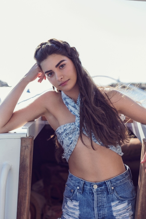 francesca_laude_photographer_caravana_collab_taylah_5776_preview.jpeg