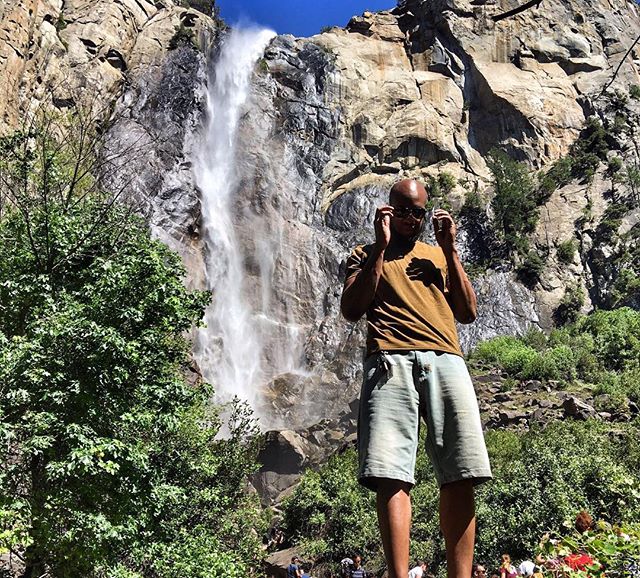 #Tbt Me trying to be cool, when we all know, I'm not... 🙃 #CoolViewThough #YosemiteNationalPark #CandidTingDoe #AmazingDay #LongAssDrive #WorthItThough