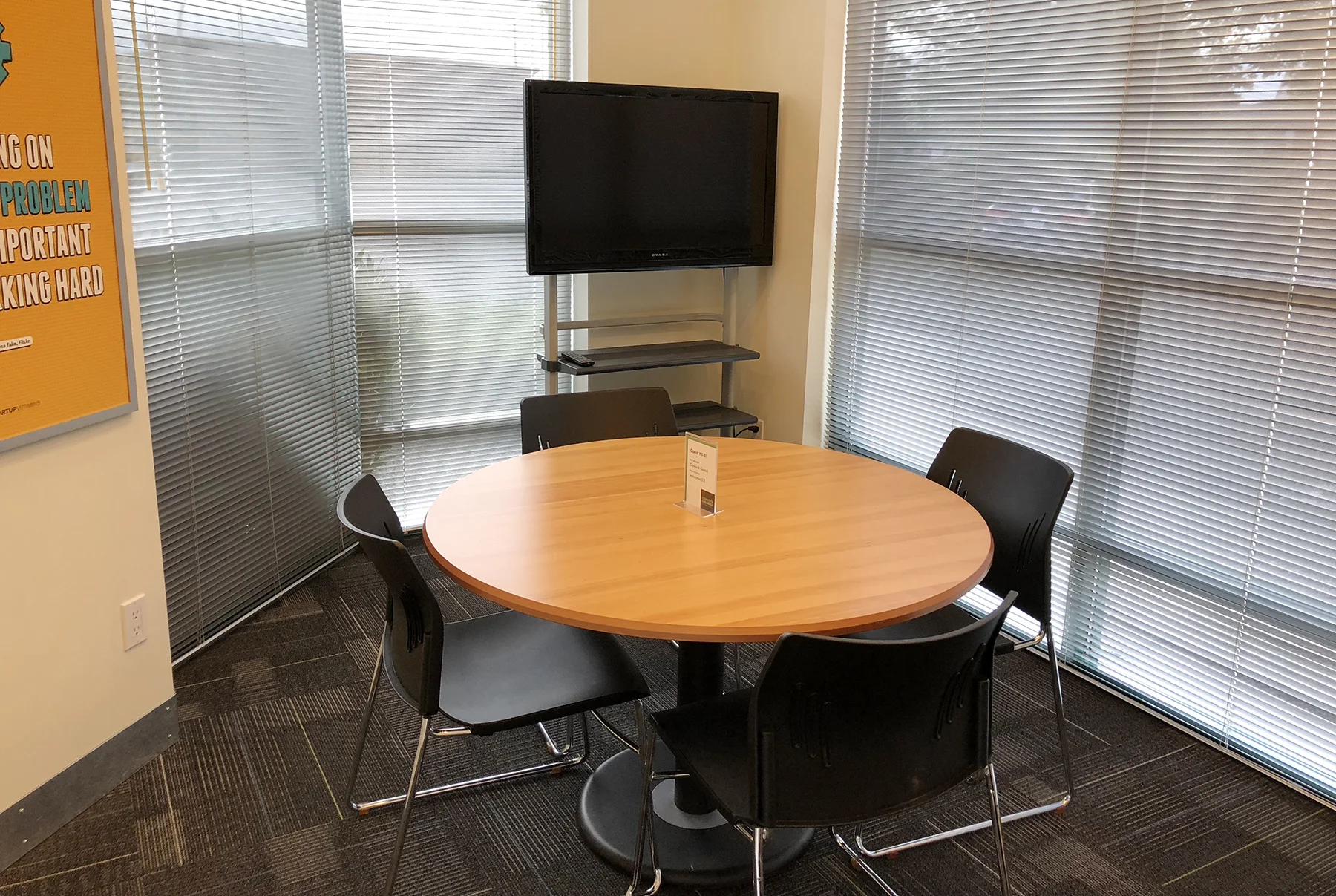Small-Meeting-02-LR.jpg