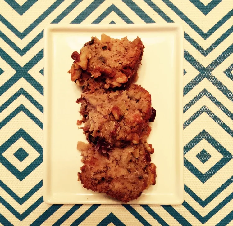 cheating at baking: vegan apple chunk banana bread