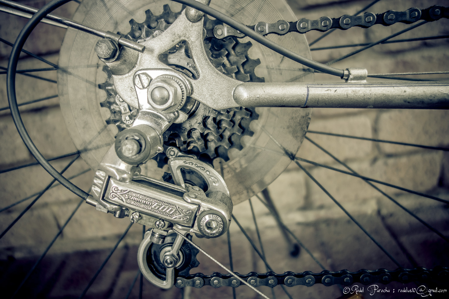 Derailleur - Shimano 600 Arabesque. One of the most artistic parts sought in the bicycle market.