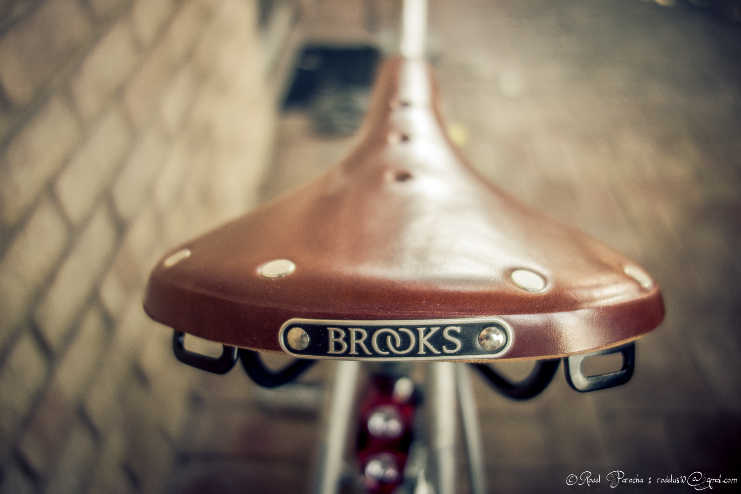Luxurious genuine leather seat model B17, handcrafted from Brooks of England.