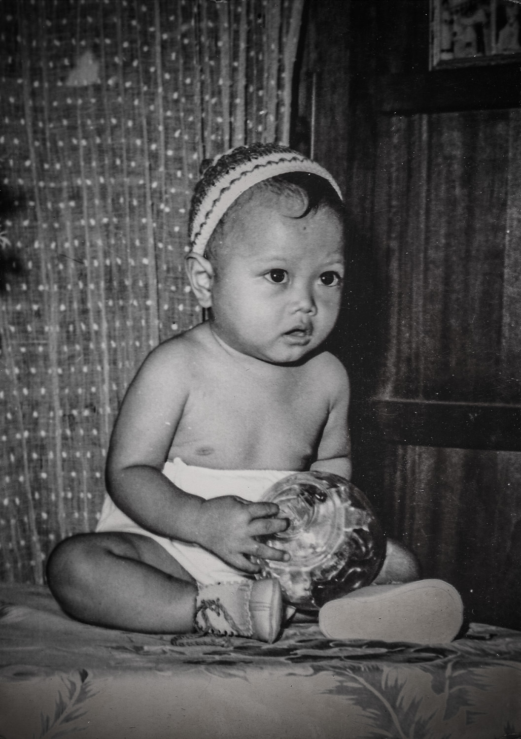 My sister Ate May when she was so little.