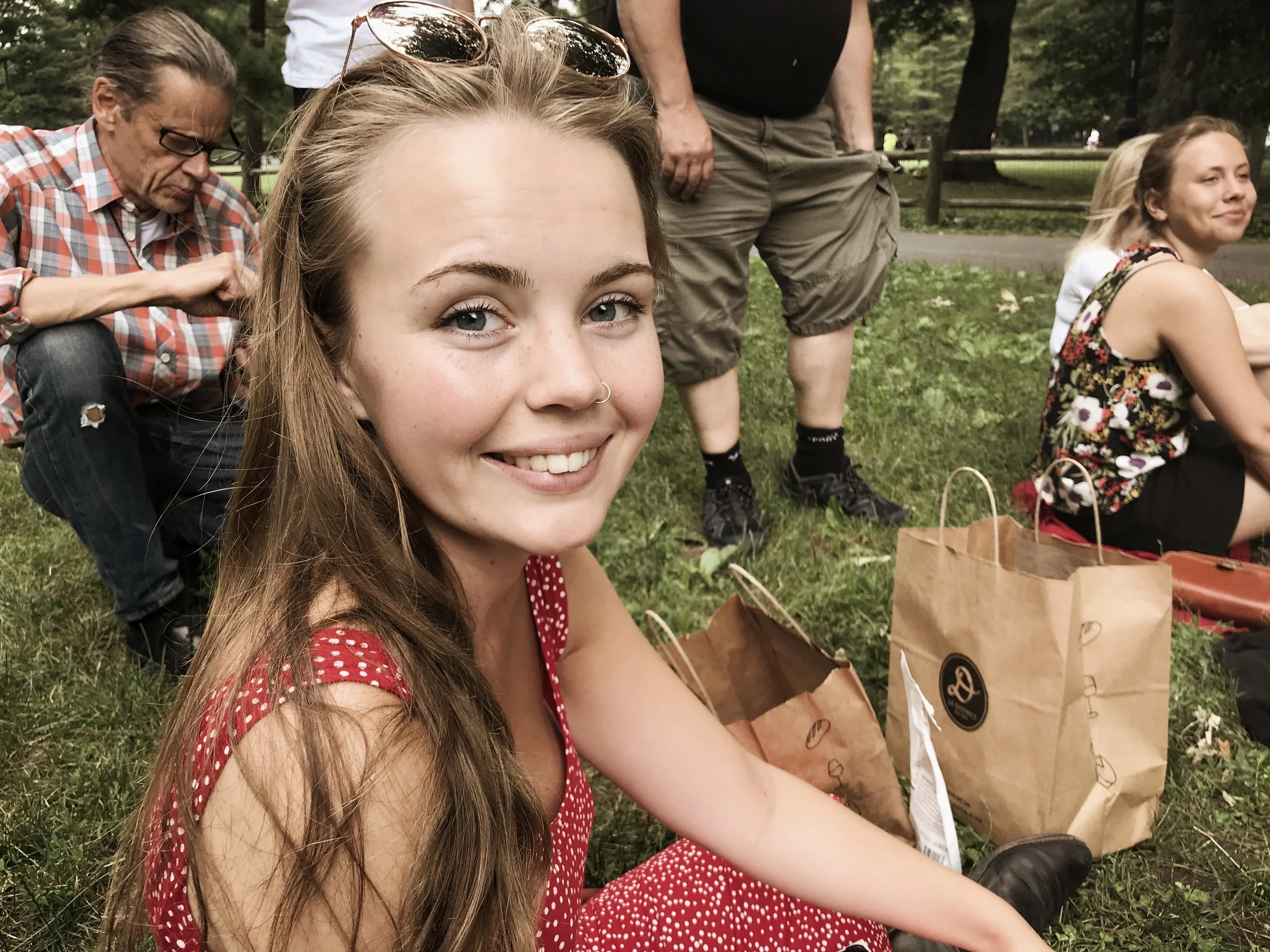 Johanna Moraeus på picknick i Central Park. Foto: Lars Moberg