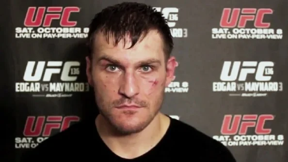  Stipe Miocic ute med skade