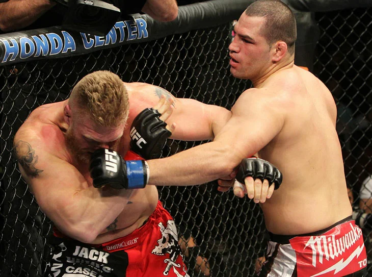 UFC 196 Free Fight: Cain Velasquez vs Brock Lesnar