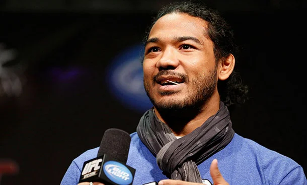  Benson Henderson har signert kontrakt med Bellator
