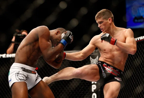 MacDonald vs Thompson booket for UFC Fight Night 89 