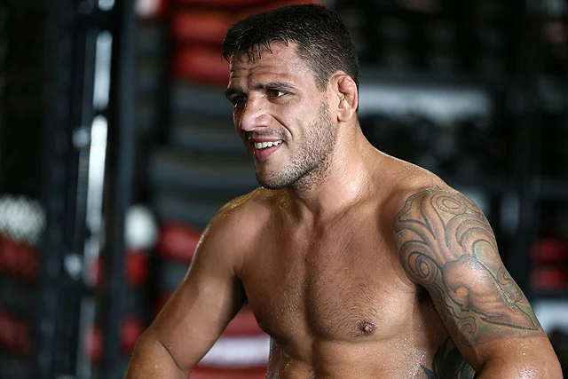 Rafael dos Anjos bytter vektklasse