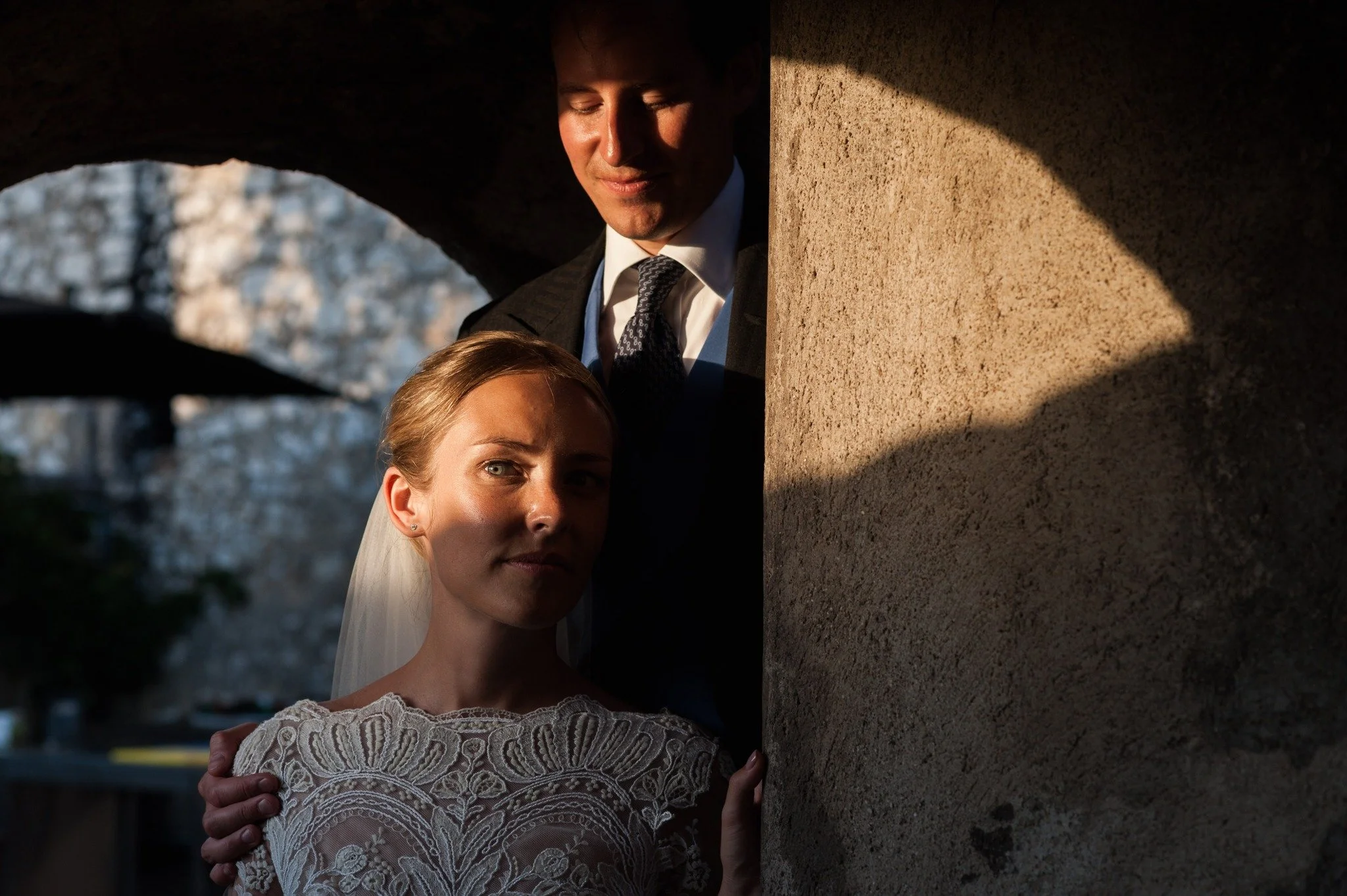 Unconventional wedding portrait
Italy is not just a backdrop. It is atmosphere. Light. Texture. Silence.
As an Italy destination wedding photographer based in Sicily, I document weddings across the country with the same intention: authenticity over p