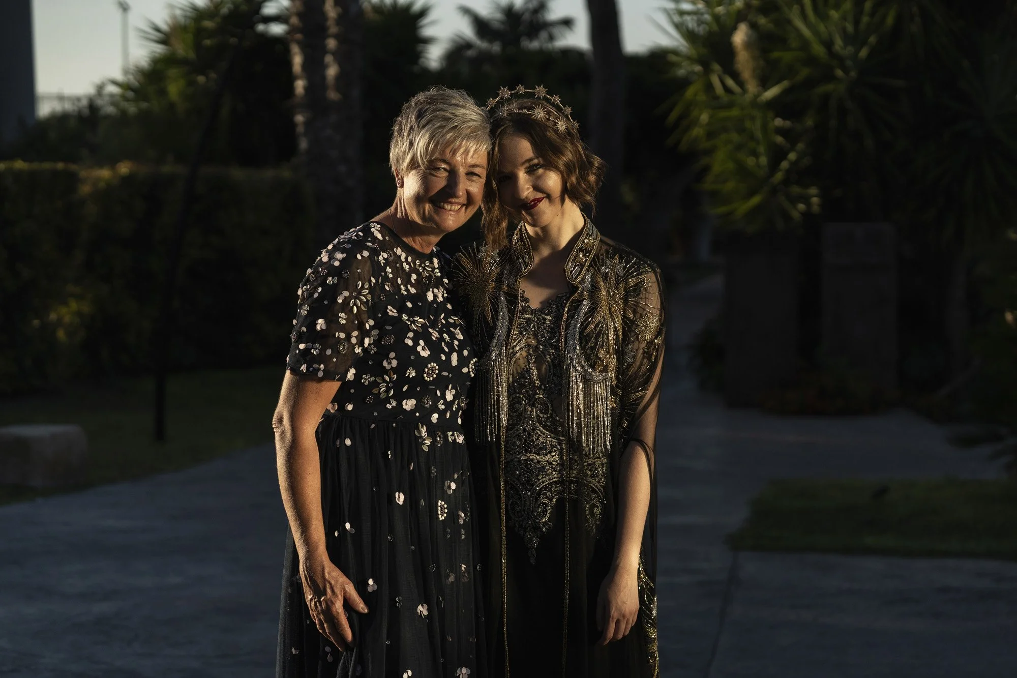 bride and mum at sunset in Marsala wedding