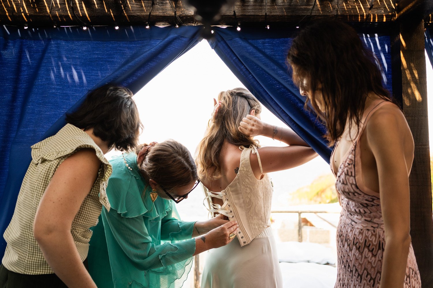 getting ready bride moment in Favignana 