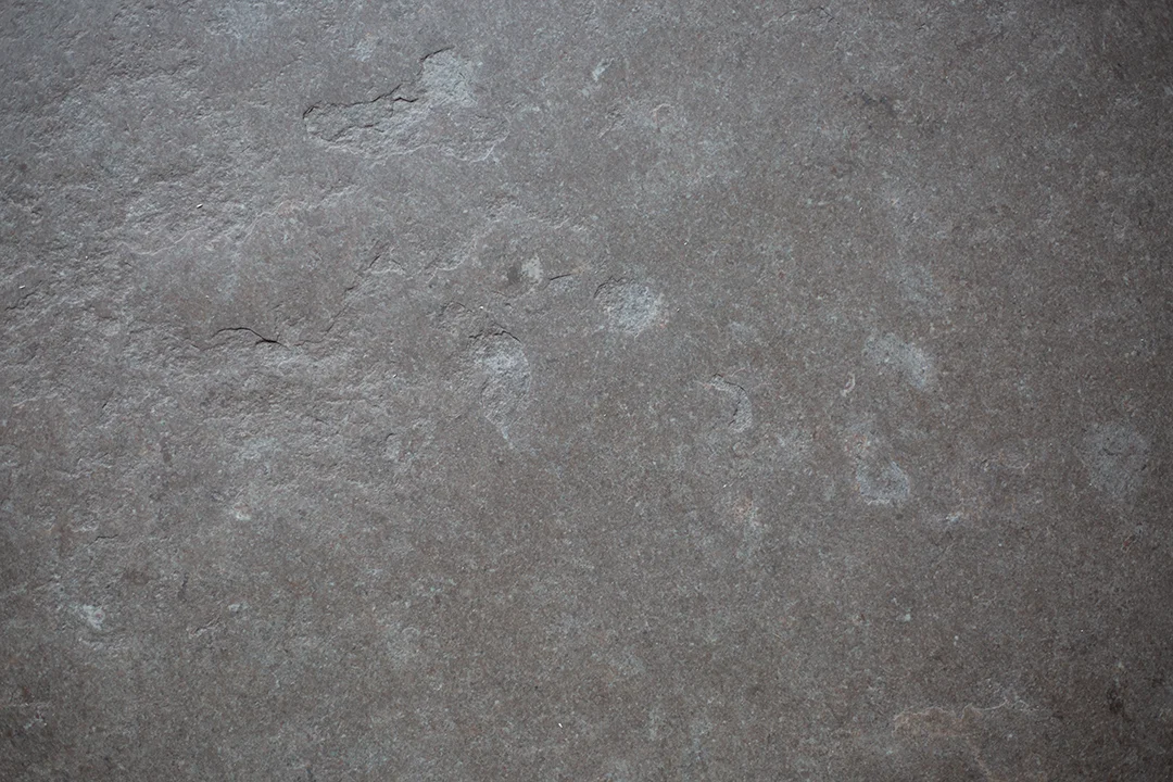 Web_Windsor-Grey-Time-Worn-Limestone-Tiles-2.jpg
