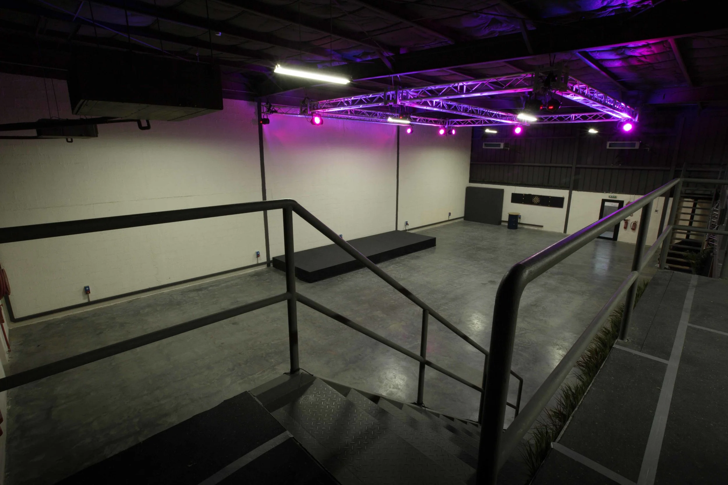 Warehouse 46740.jpg