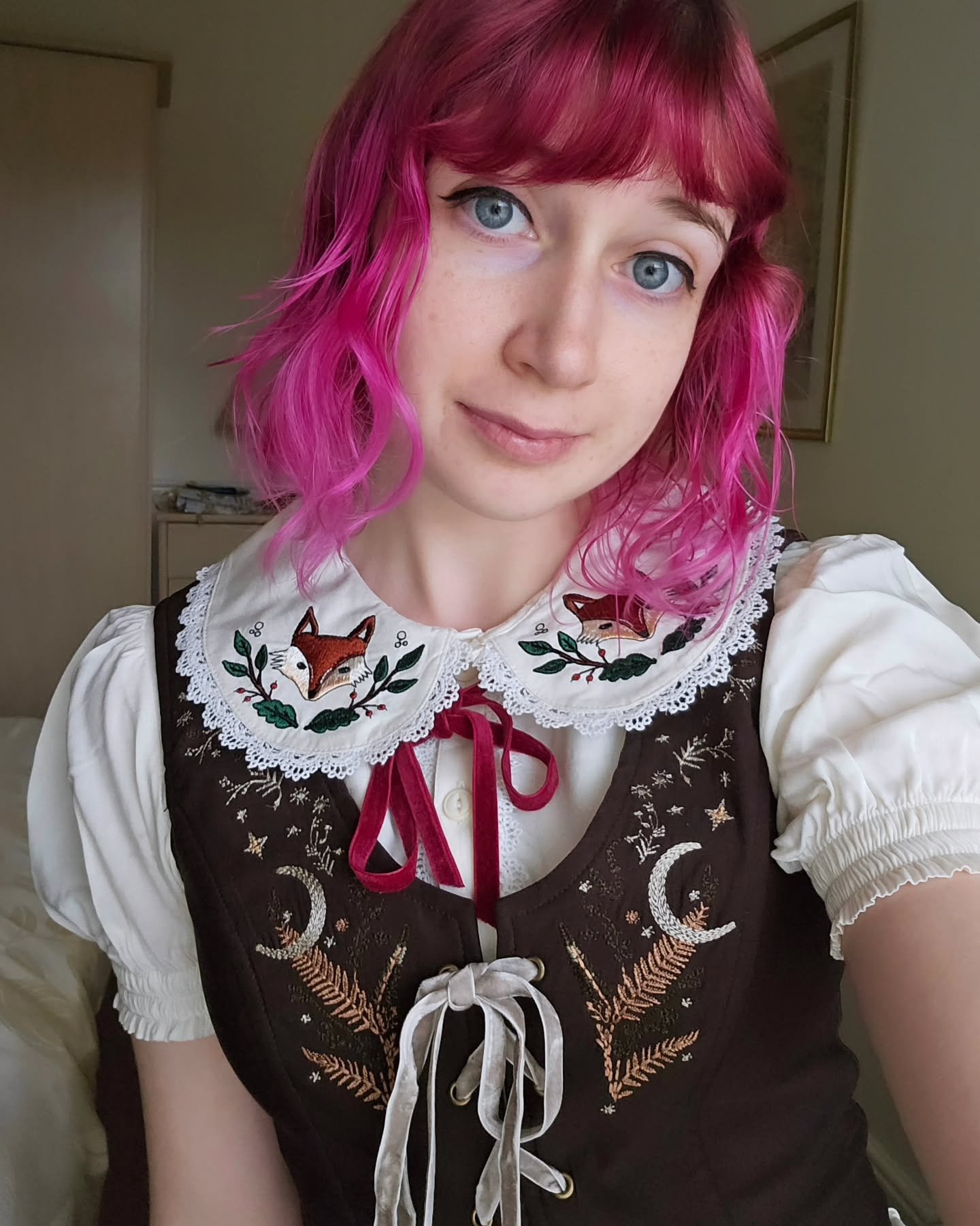 festive fox 🦊🎄

#meettheartist #illustrator #childrensbookillustrator