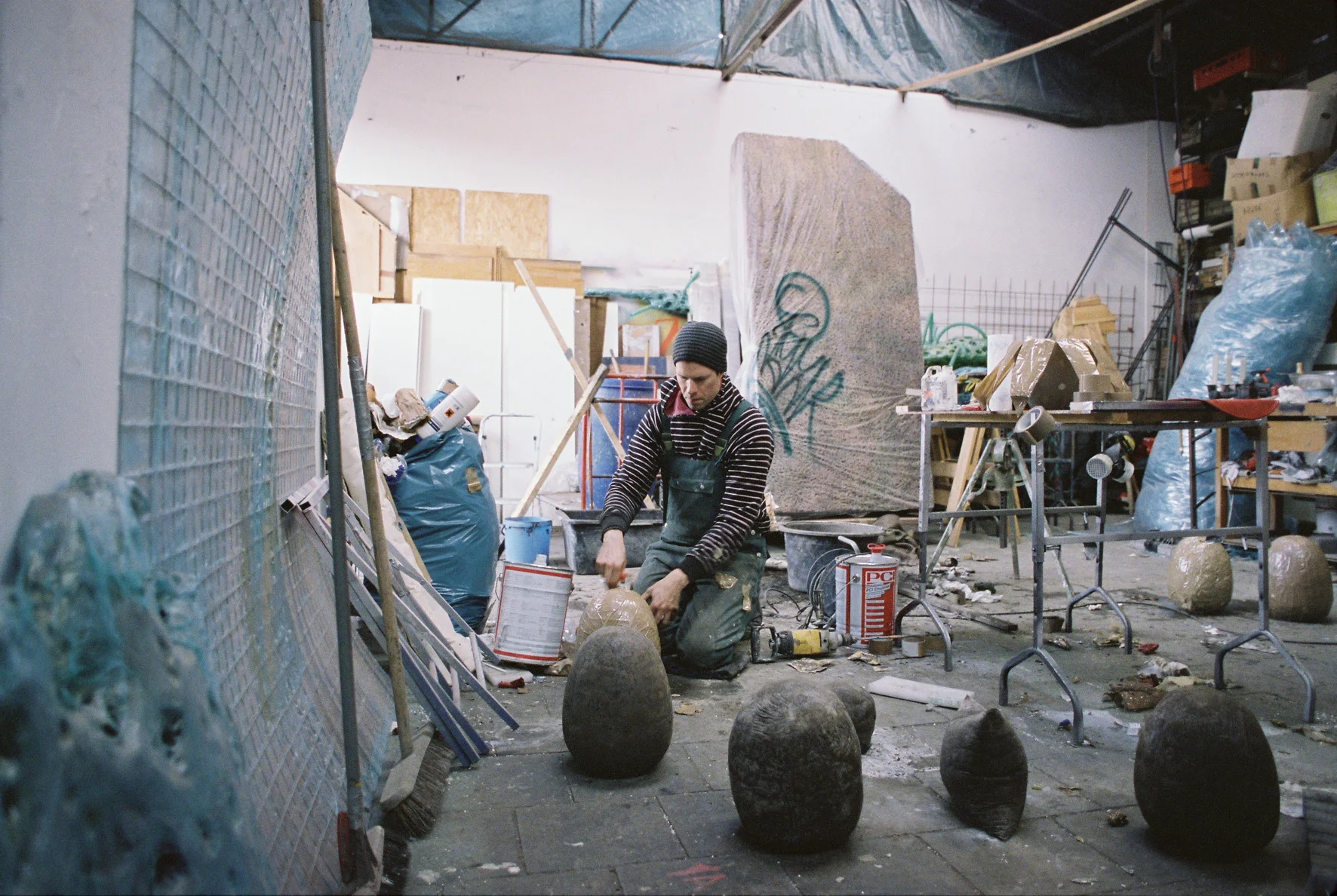 Always trouble with gravity //  Gereon Krebber about his sculptures, materials and thingness