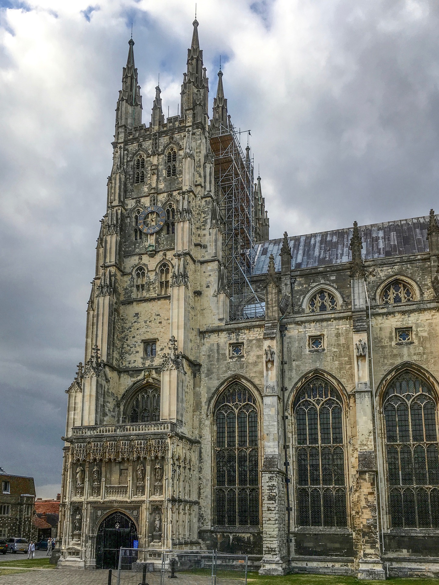 Canterbury Cathedral.jpg