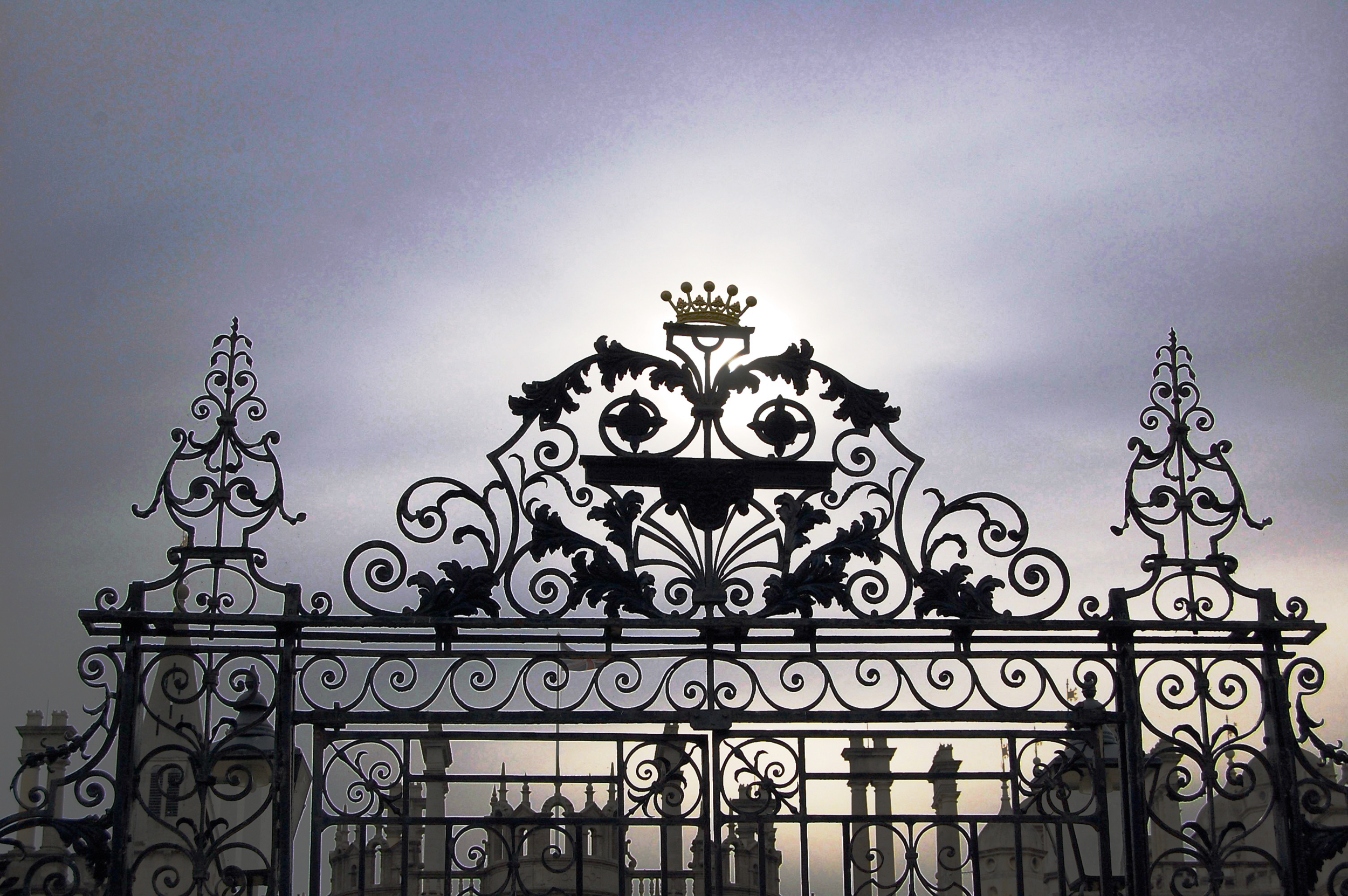 Lincolnshire - Burghley ouse gate.png