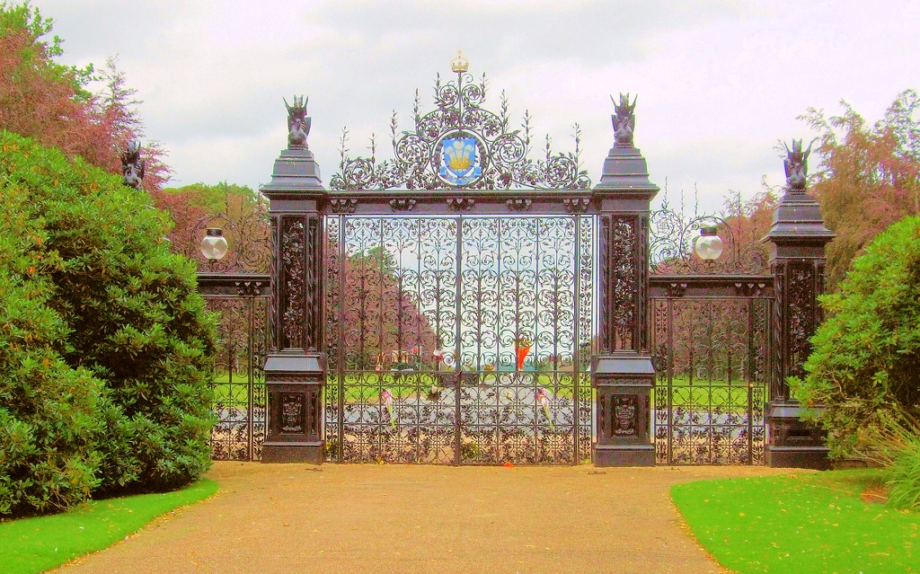 1 Norfolk Sandringham - Princess Diana's Gate.jpg