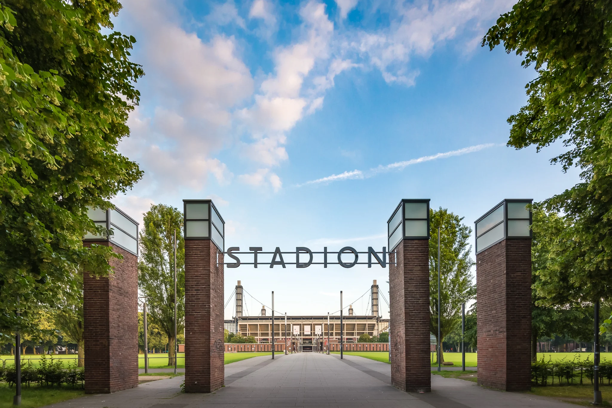 Weg zum Rheinenergiestadion (Copy)