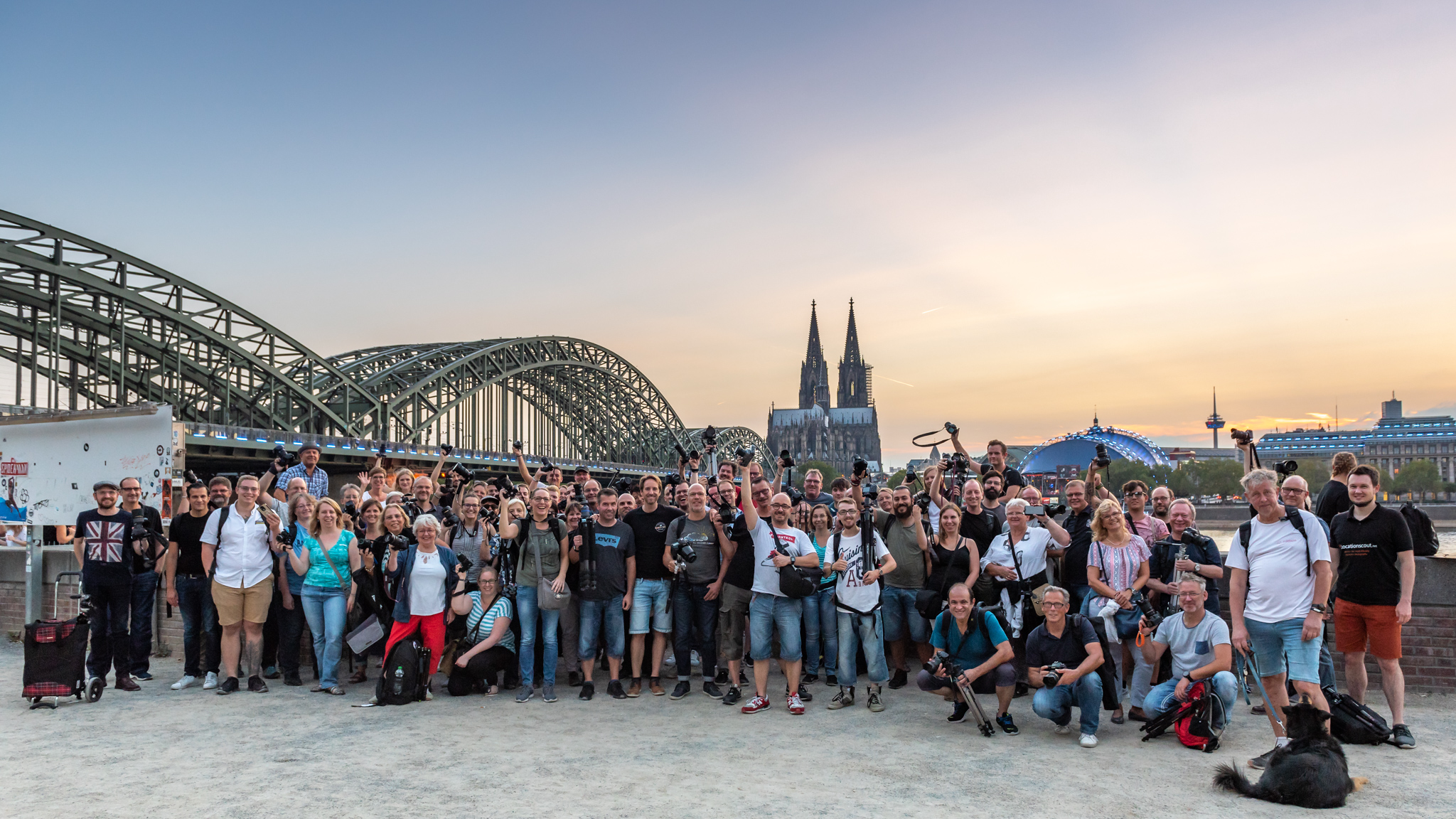 18 Photowalk gamescom light it up Gruppenbild