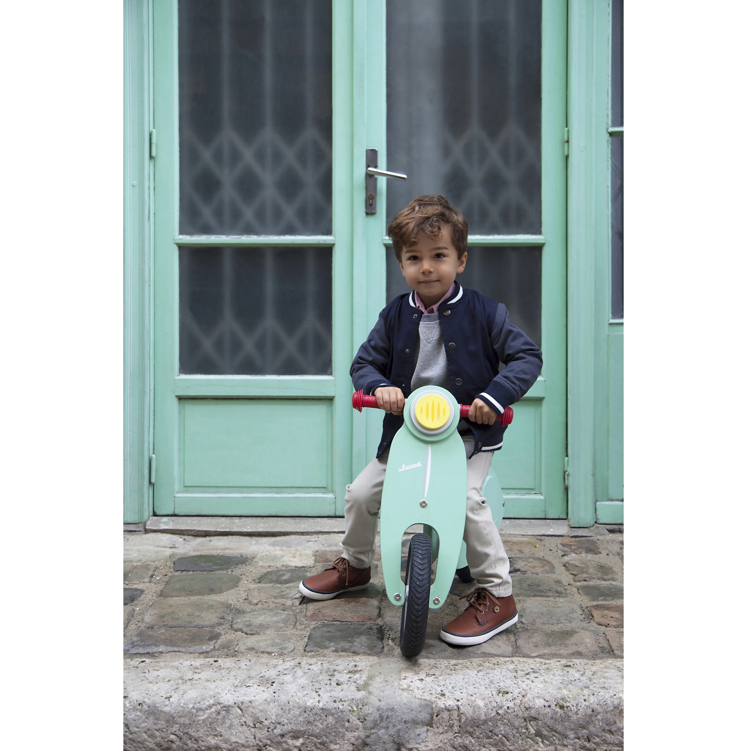 DP Raoul sur le vespa.jpg