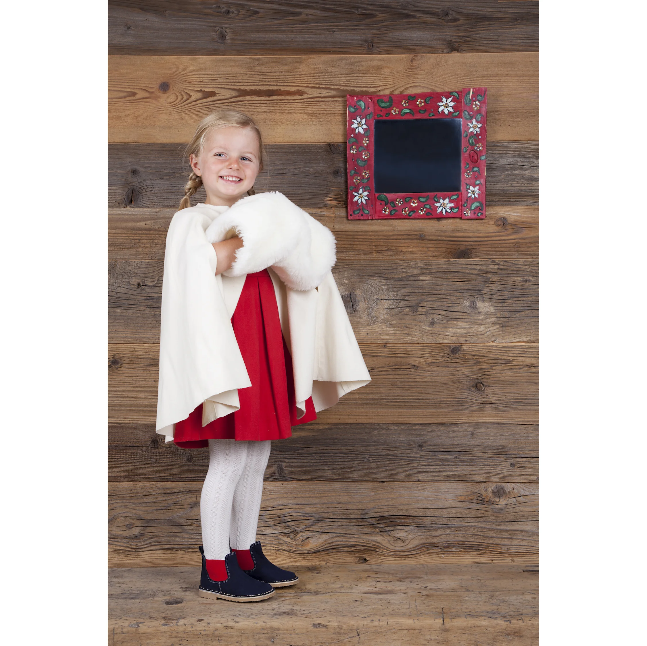DP Alice avec cape et manchon - copie.jpg