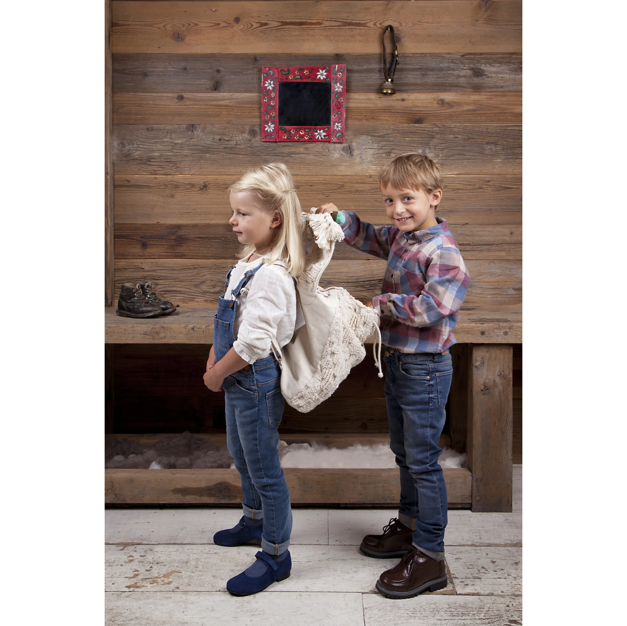 DP Claire et Cassius avec sac à dos - copie.jpg
