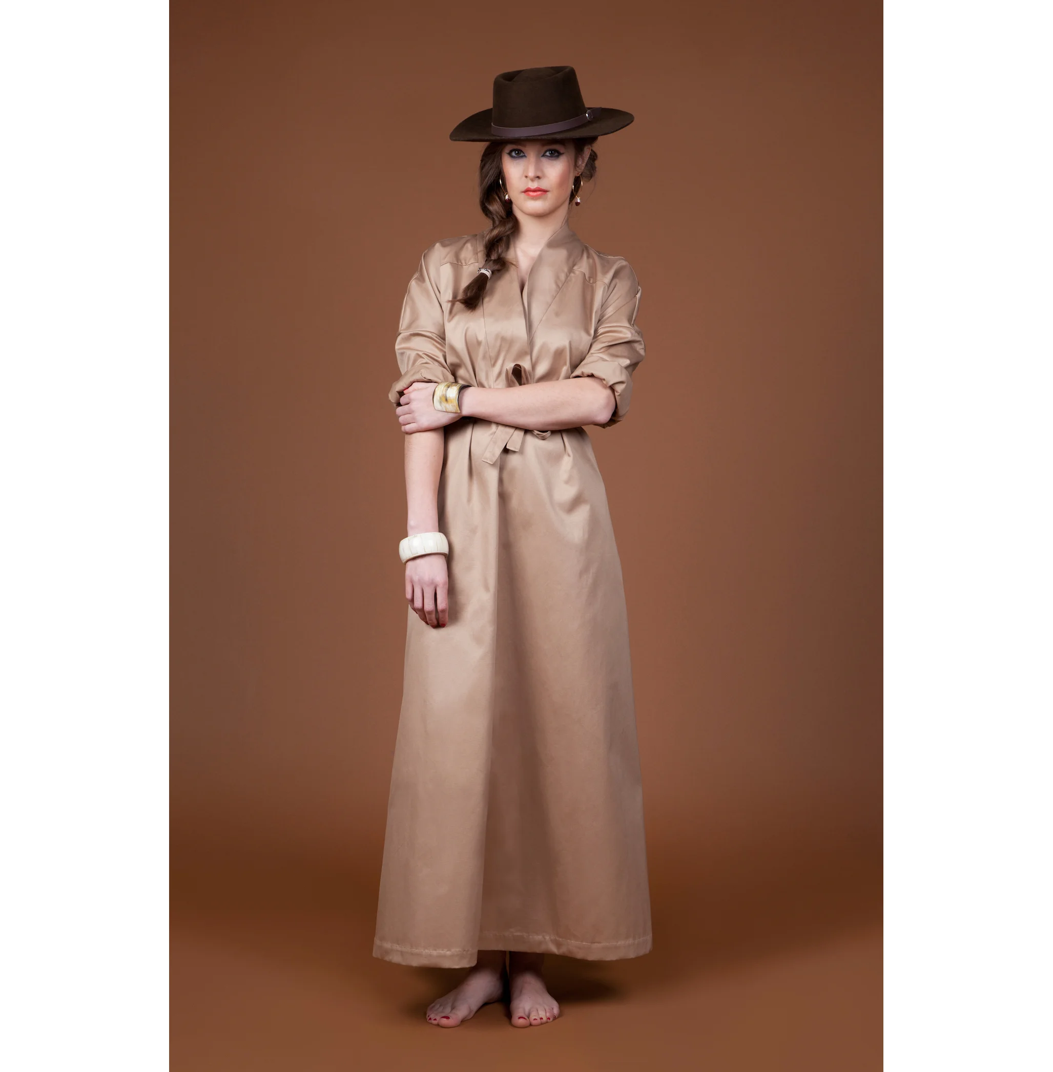 DP Robe beige en pieds copie.jpg