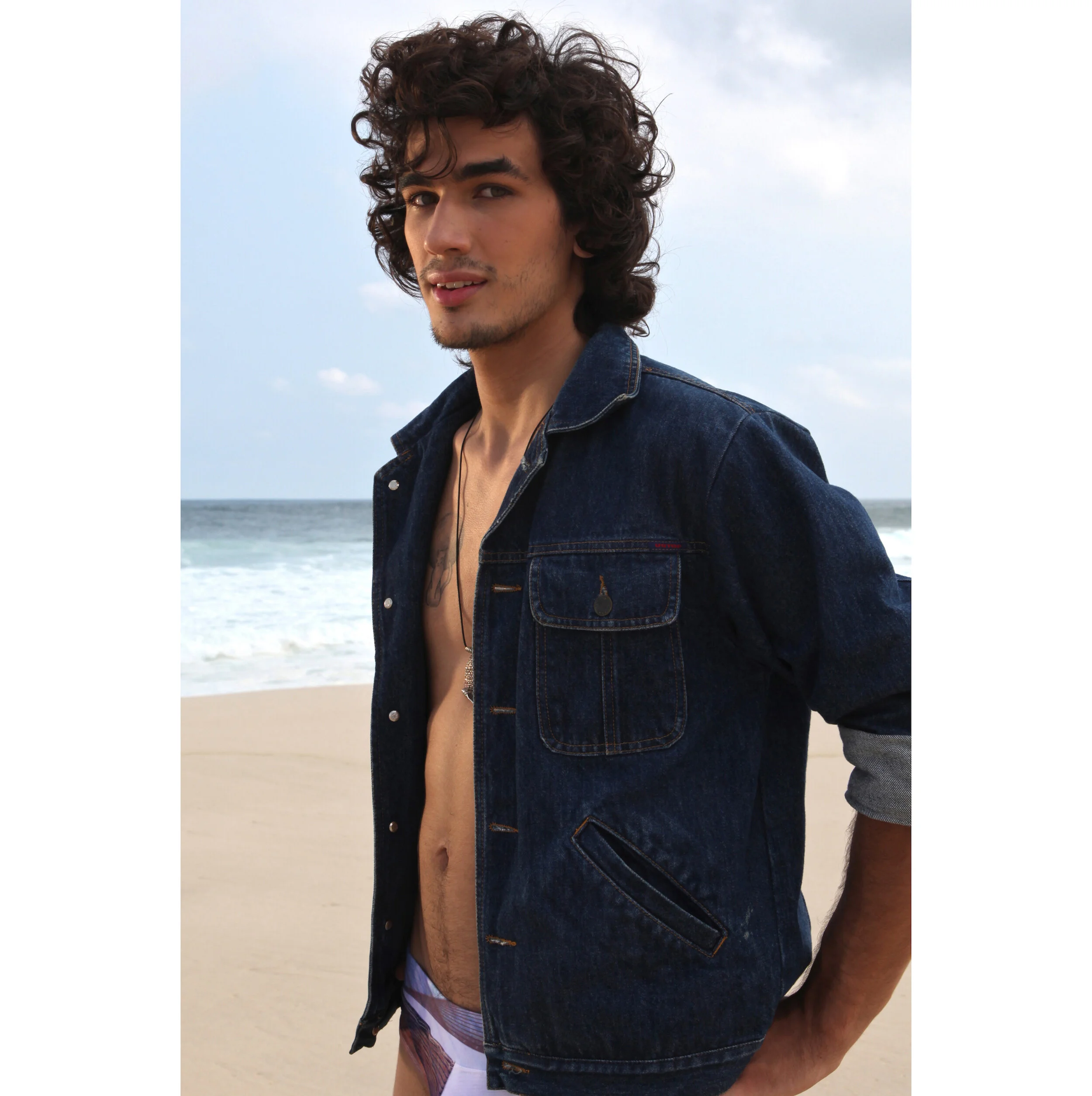DP men plage seul.jpg