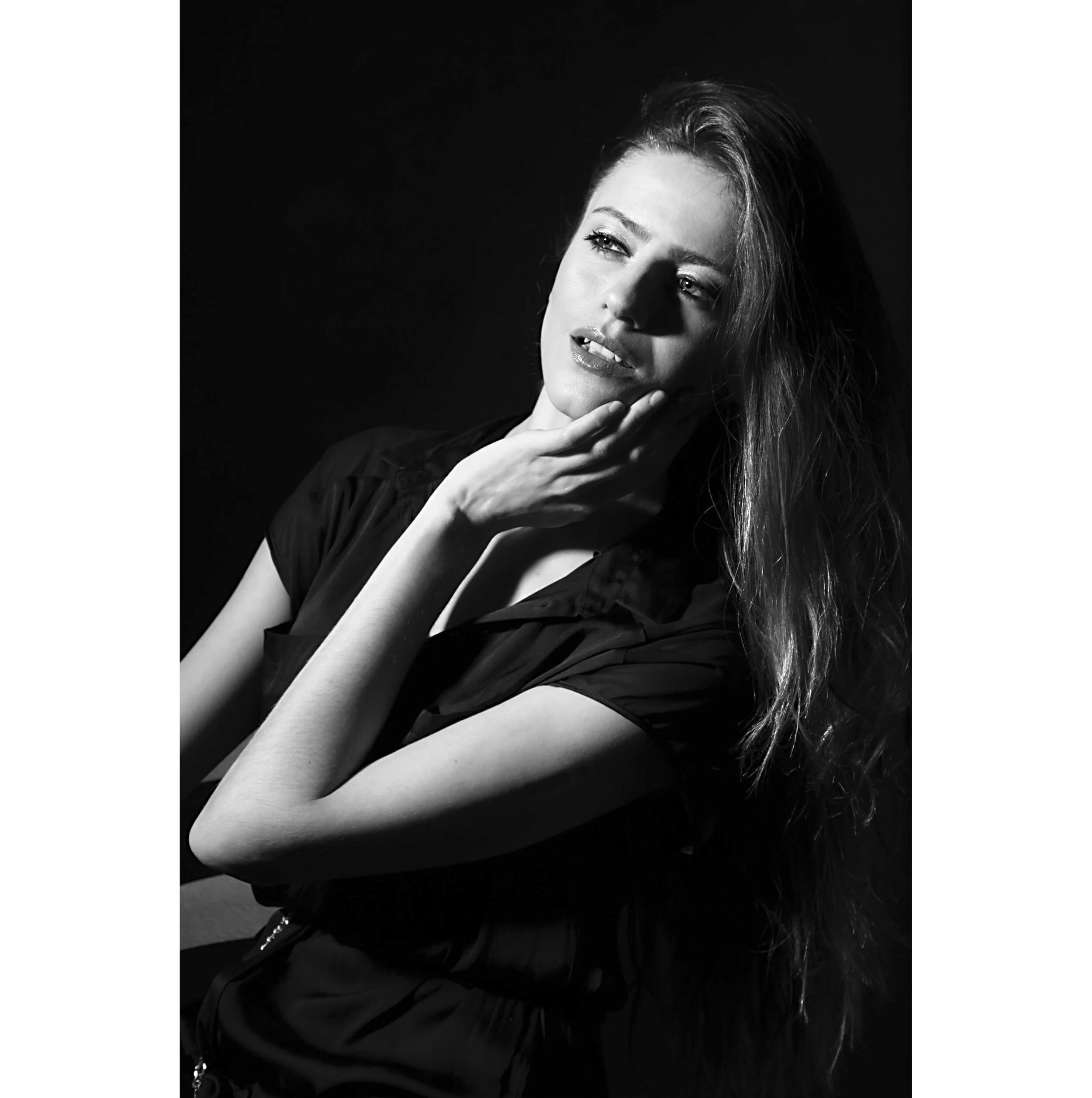 DP B&W portrait studio istanbul.jpg